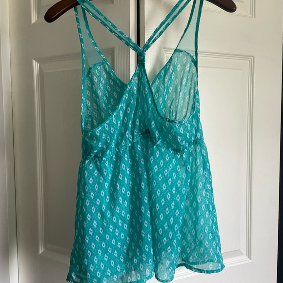 Top - Picture 2 of 4